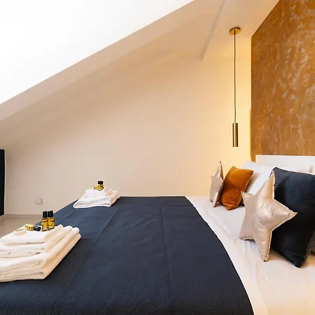 Le Stelle Su * Turin